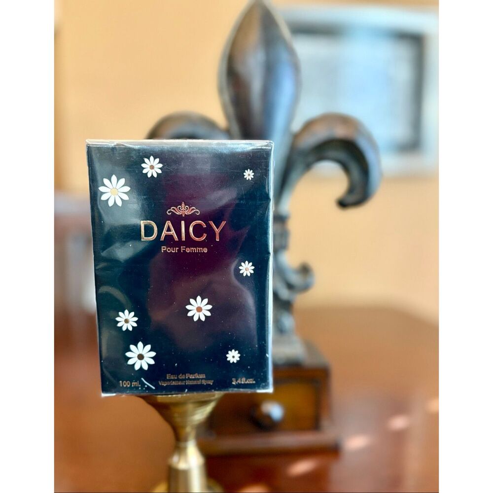 SECRET PLUS - NIB - "Daicy" Eau de Parfum Spray for Her, 3.4 fl. oz. Sealed.